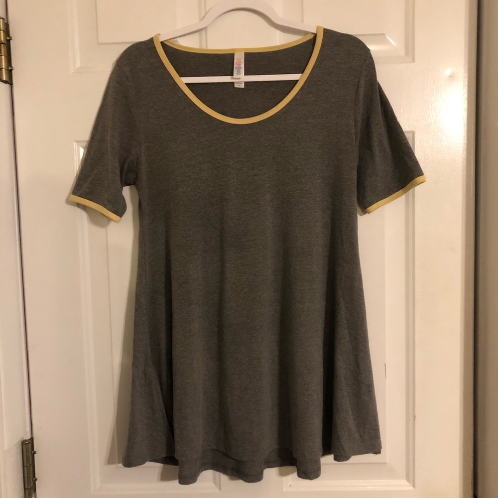 NWOT LuLaRoe Perfect Tee
